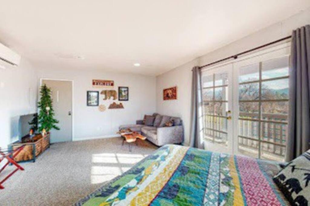 Couples Hideout In Heart Of Oakhurst Exterior foto